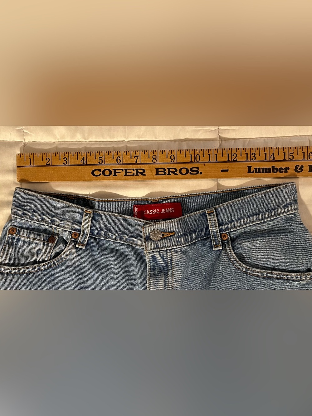 Levi's Light Blue Denim Jean Shorts - Picture 2 of 6